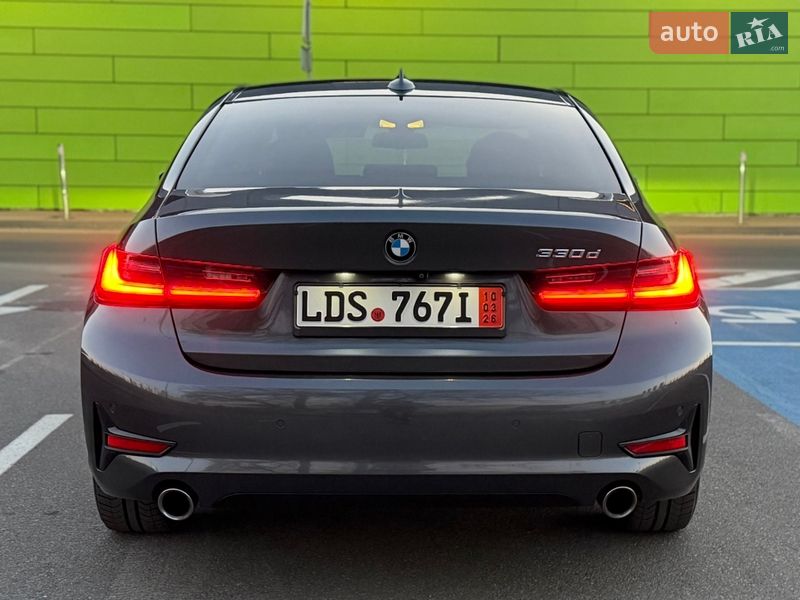 Седан BMW 3 Series 2019 в Киеве