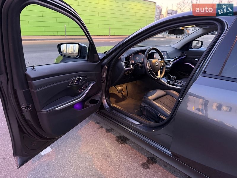 Седан BMW 3 Series 2019 в Киеве