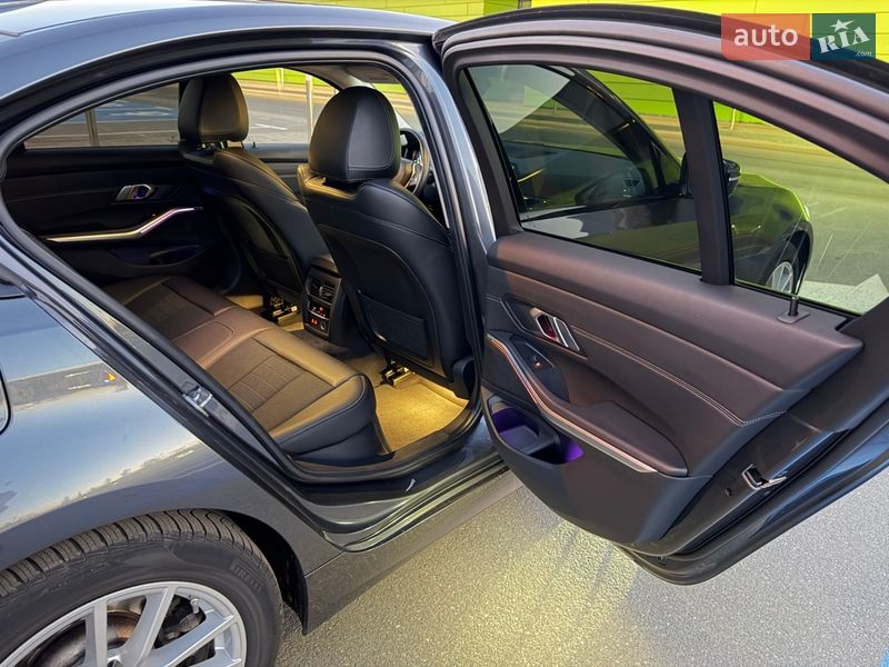 Седан BMW 3 Series 2019 в Киеве