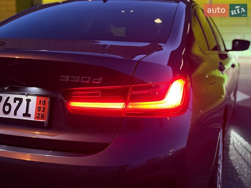 Седан BMW 3 Series 2019 в Киеве