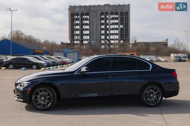 Седан BMW 3 Series 2016 в Львове