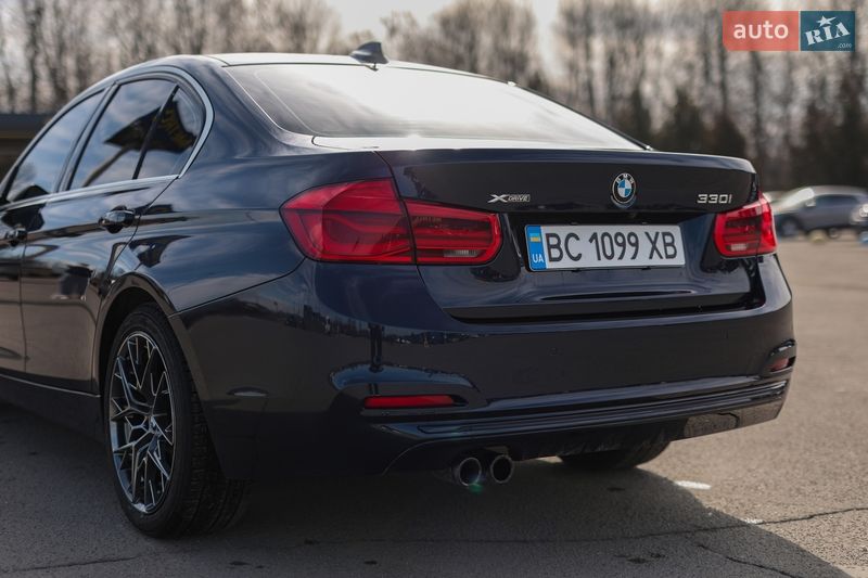 Седан BMW 3 Series 2016 в Львове