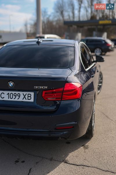 Седан BMW 3 Series 2016 в Львове
