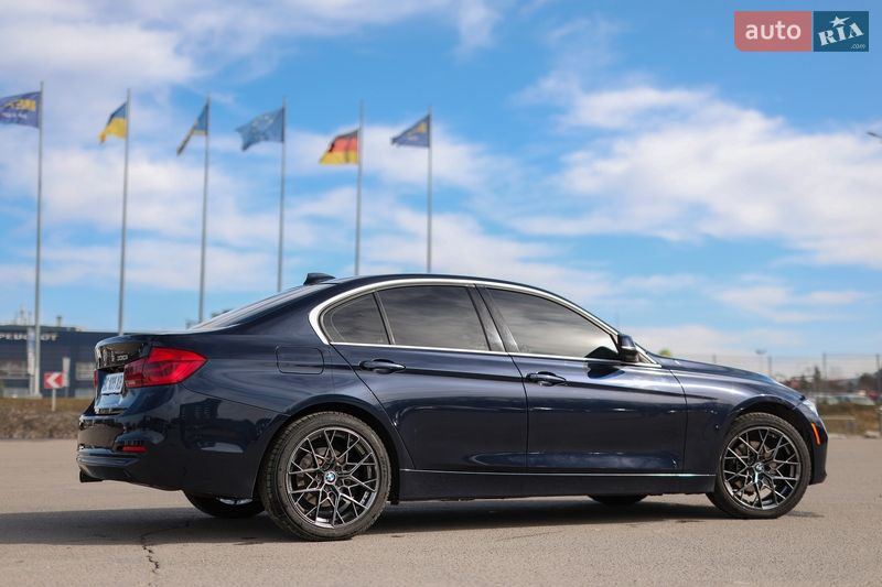 Седан BMW 3 Series 2016 в Львове