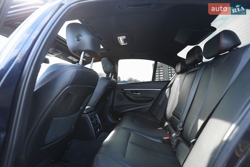 Седан BMW 3 Series 2016 в Львове