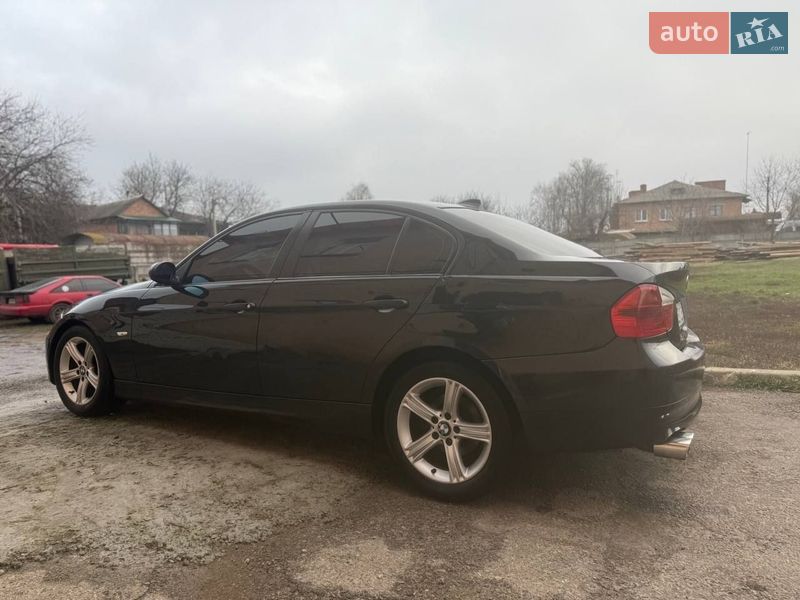 Седан BMW 3 Series 2005 в Пирятині