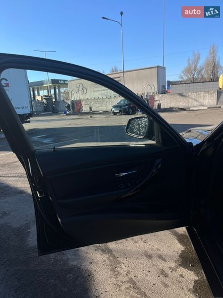 Седан BMW 3 Series 2016 в Киеве