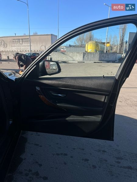 Седан BMW 3 Series 2016 в Киеве