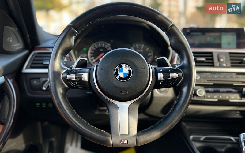 Седан BMW 3 Series 2018 в Львове
