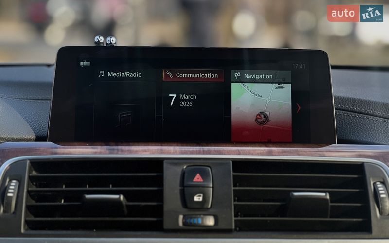 Седан BMW 3 Series 2018 в Львове