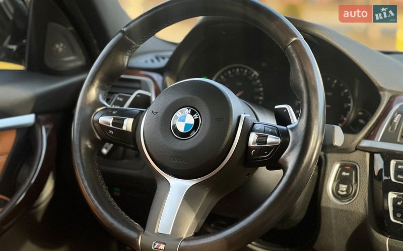 Седан BMW 3 Series 2018 в Львове
