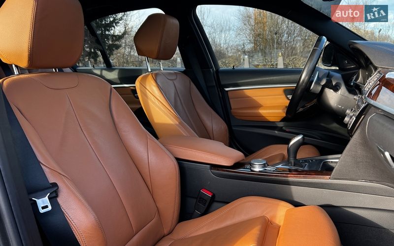 Седан BMW 3 Series 2018 в Львове
