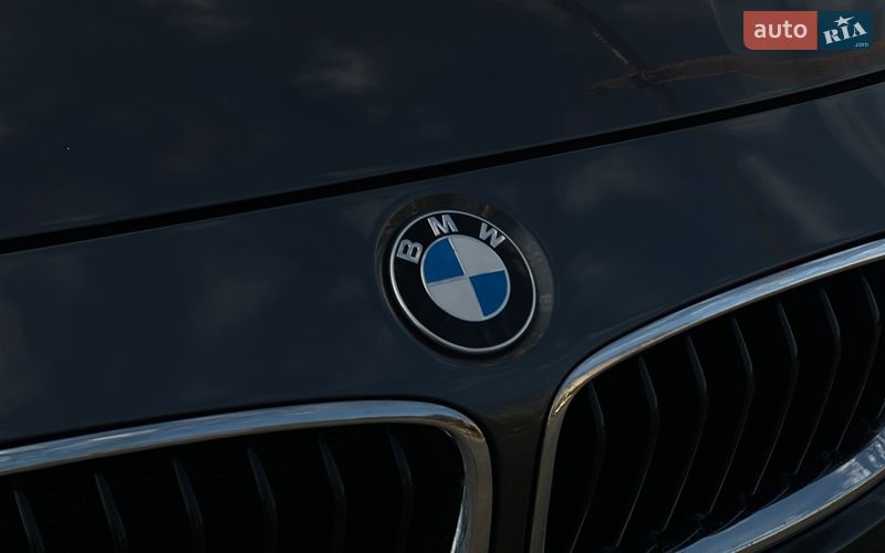 Седан BMW 3 Series 2018 в Львове