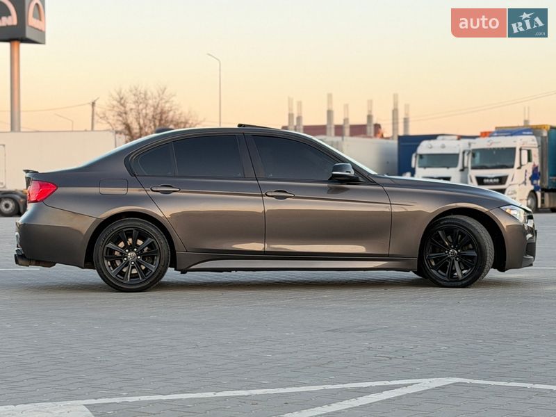 Седан BMW 3 Series 2013 в Черновцах