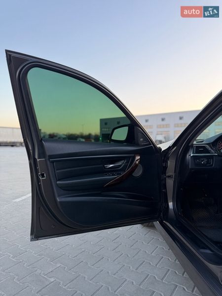 Седан BMW 3 Series 2013 в Черновцах