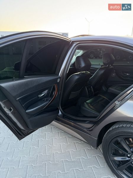 Седан BMW 3 Series 2013 в Черновцах