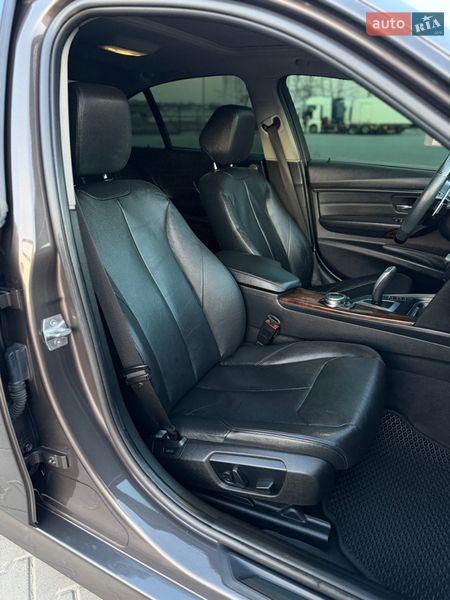 Седан BMW 3 Series 2013 в Черновцах