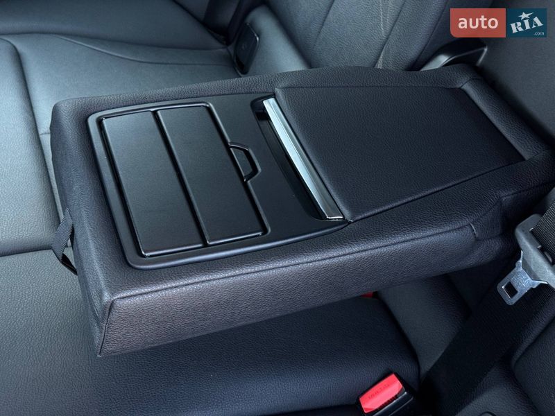 Седан BMW 3 Series 2017 в Ровно