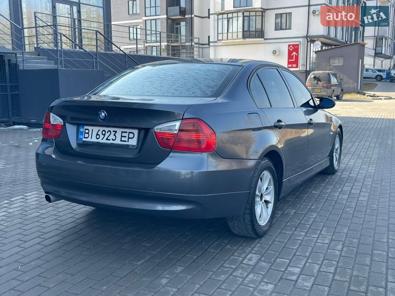 Седан BMW 3 Series 2005 в Ровно