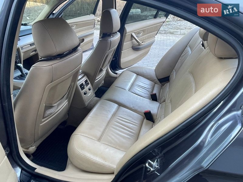 Седан BMW 3 Series 2005 в Ровно
