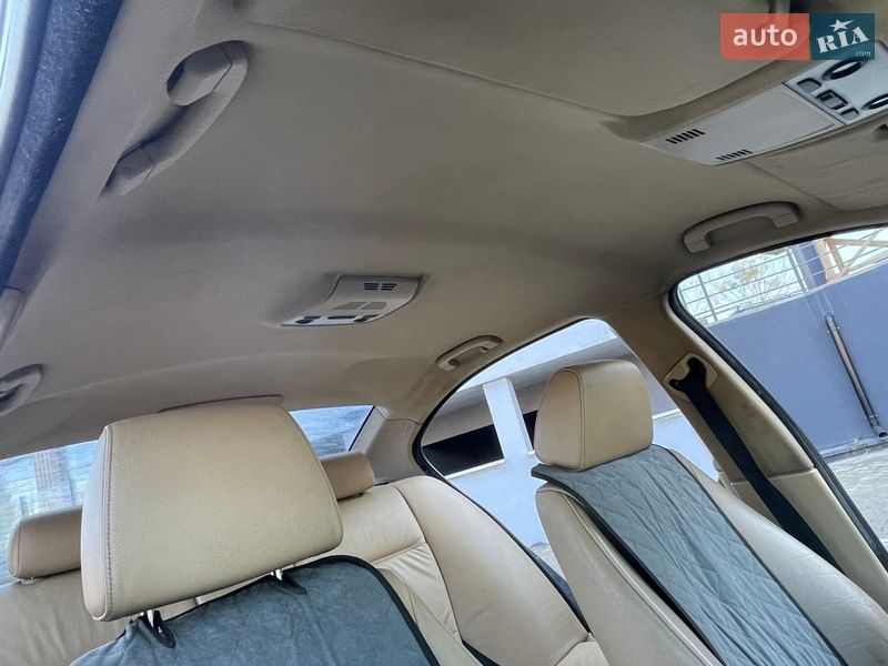 Седан BMW 3 Series 2005 в Ровно