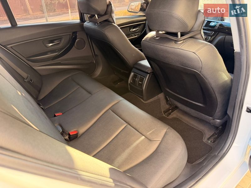 Седан BMW 3 Series 2017 в Виннице фото 31 Седан BMW 3 Series 2017 в Виннице