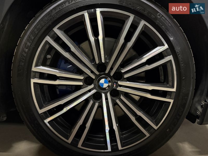 Седан BMW 3 Series 2019 в Киеве
