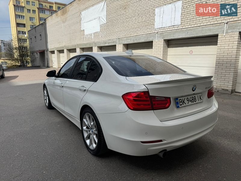 Седан BMW 3 Series 2013 в Ровно