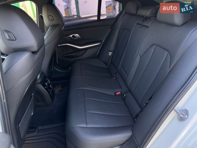 Седан BMW 3 Series 2020 в Кропивницькому