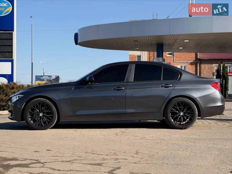 Седан BMW 3 Series 2013 в Сумах