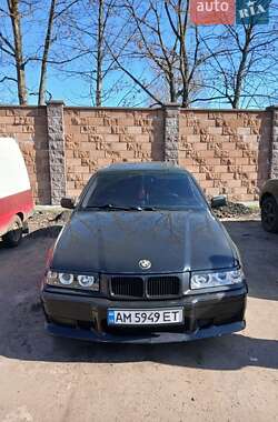 Седан BMW 3 Series 1992 в Ружине