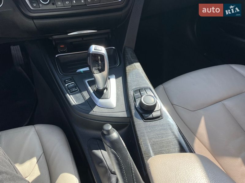 Седан BMW 3 Series 2013 в Львове