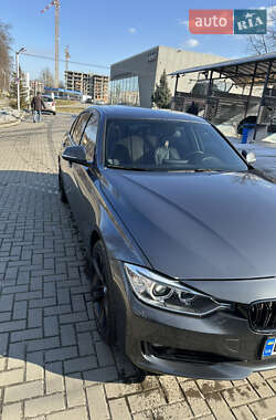 Седан BMW 3 Series 2013 в Львові