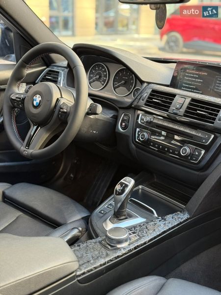 Седан BMW 3 Series 2017 в Киеве