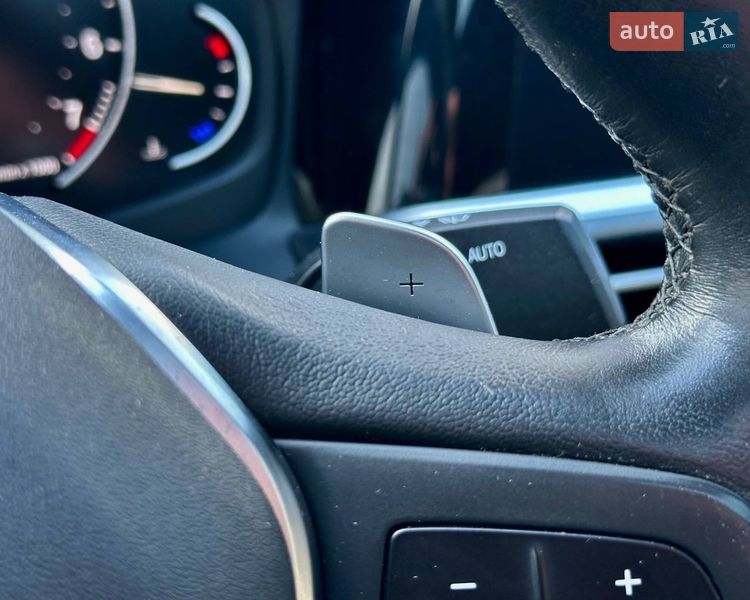 Седан BMW 3 Series 2019 в Киеве