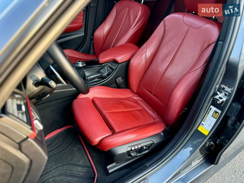 Седан BMW 3 Series 2012 в Умані