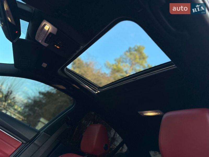 Седан BMW 3 Series 2012 в Умані