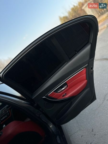 Седан BMW 3 Series 2012 в Умані