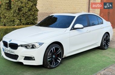 Седан BMW 3 Series 2017 в Киеве