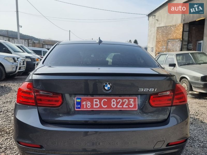 Седан BMW 3 Series 2013 в Кременце