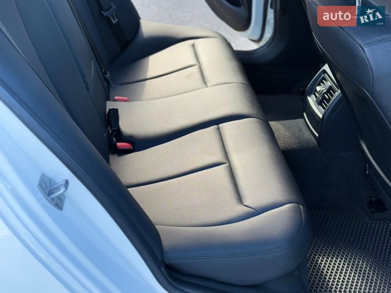 Седан BMW 3 Series 2015 в Днепре