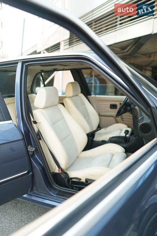 Седан BMW 3 Series 1985 в Киеве