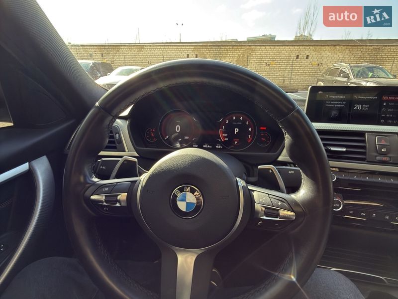 Седан BMW 3 Series 2018 в Киеве