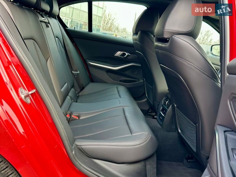 Седан BMW 3 Series 2022 в Киеве