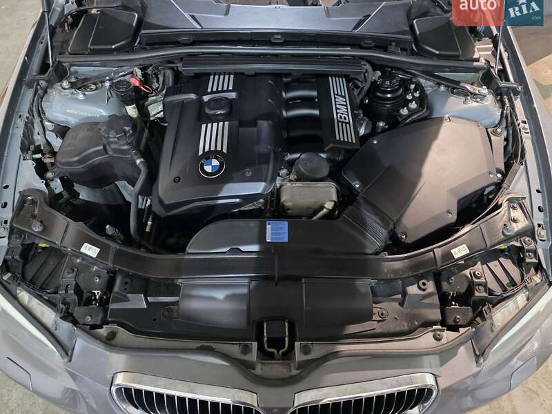 Купе BMW 3 Series 2010 в Киеве фото 5 Купе BMW 3 Series 2010 в Киеве