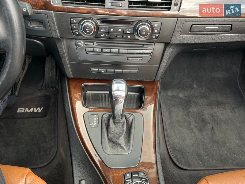 Кабриолет BMW 3 Series 2010 в Киеве фото 12 Кабриолет BMW 3 Series 2010 в Киеве