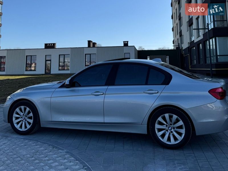Седан BMW 3 Series 2015 в Городку