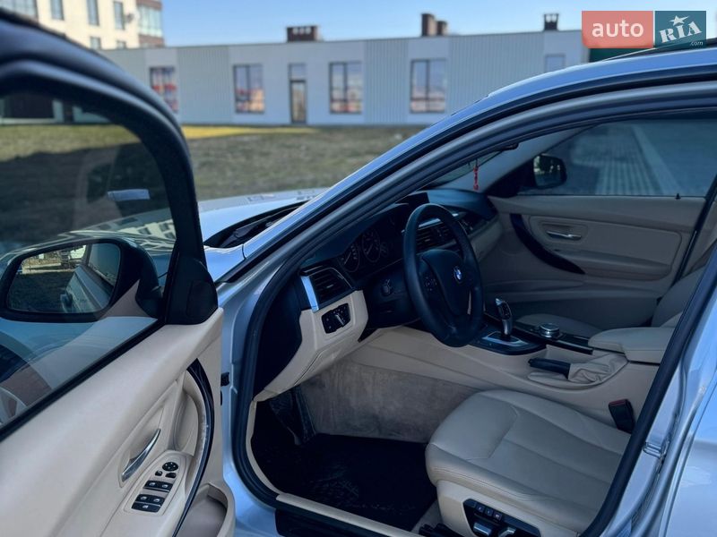 Седан BMW 3 Series 2015 в Городку