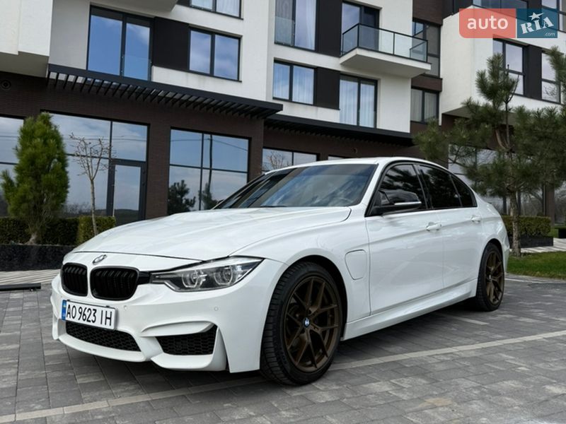 Седан BMW 3 Series 2017 в Ужгороді