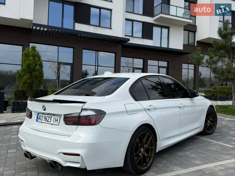 Седан BMW 3 Series 2017 в Ужгороді